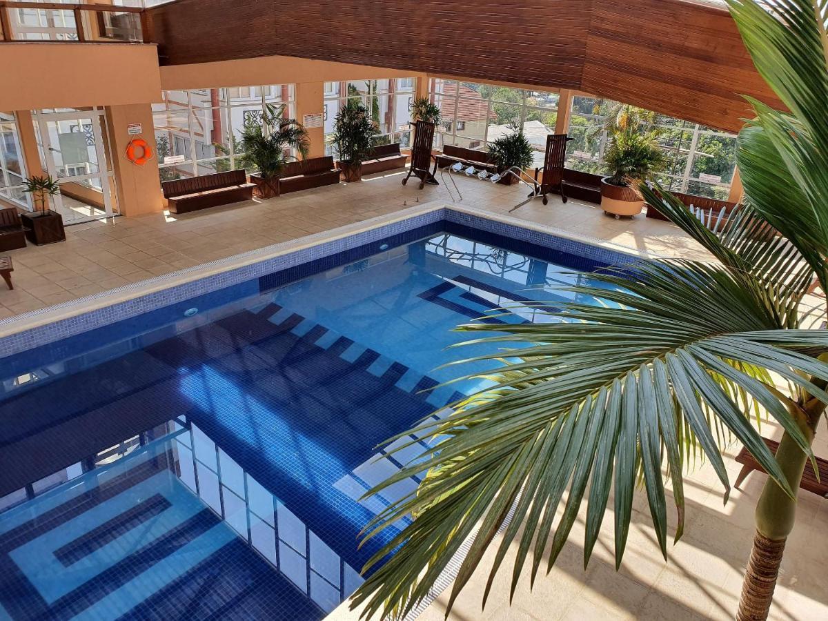 Apto No Centro De Gramado Com Piscina Termica Экстерьер фото